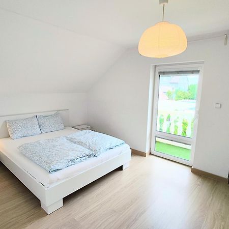 Modern & Cozy House With 3 Bed Rooms And Garden براتسيلافا المظهر الخارجي الصورة
