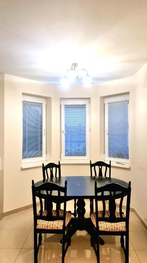 Modern & Cozy House With 3 Bed Rooms And Garden براتسيلافا المظهر الخارجي الصورة